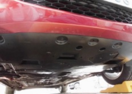 自動車アンダーカバー/ライセンスホルダー/ステップ（内装材）など